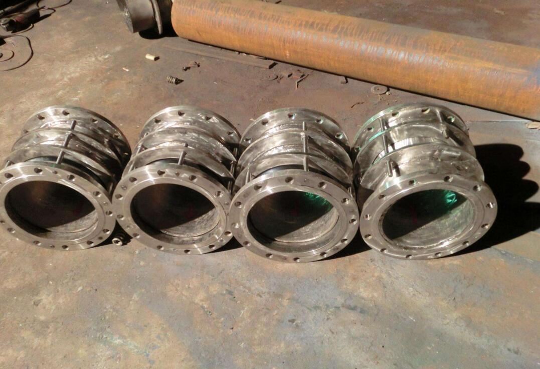 ������s���^