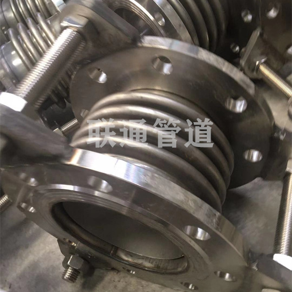 �������y���a����